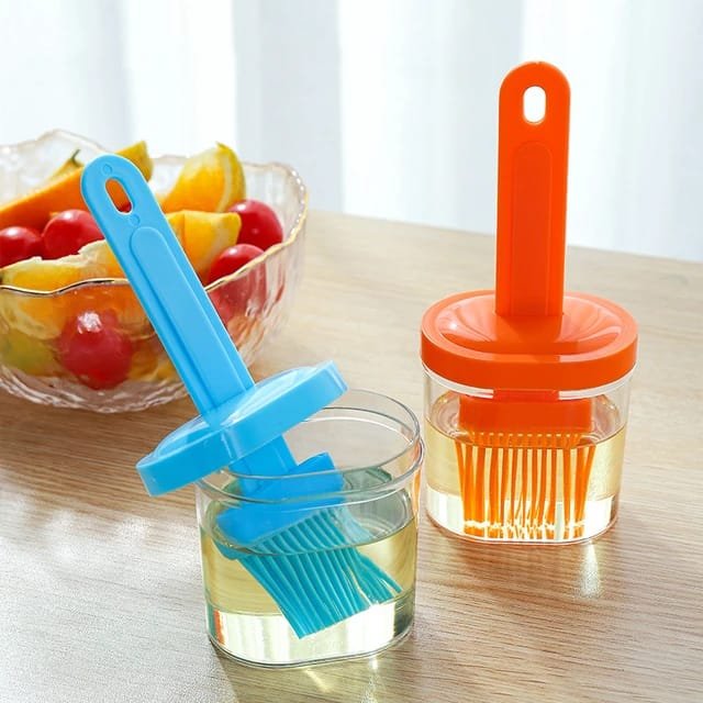 Oil Applicator Brush | Dispenser with Silicone Rubber Bristle Brush for BBQ, Oil Brush Bottle Set Oil Storage Container for Kitchen (Random color)